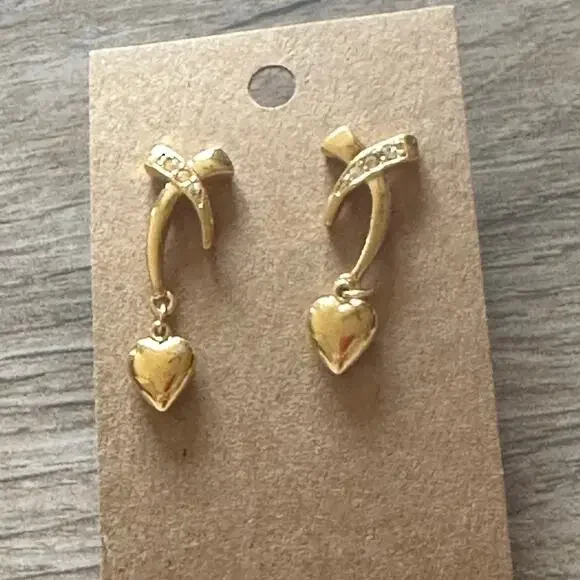 Avon hearts kiss delicate Avon earrings from 1994 - Picture 2 of 5